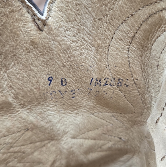 Vintage Frye Cowboy boots size 9B - Picture 7 of 15